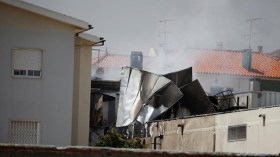 البرتغال: خمسة قتلى في تحطم طائرة صغيرة في لشبونة