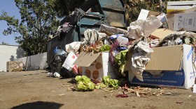 بلديات تغرق في النفايات وبرنامج التنظيف خارج اهتمامات “الأميار”