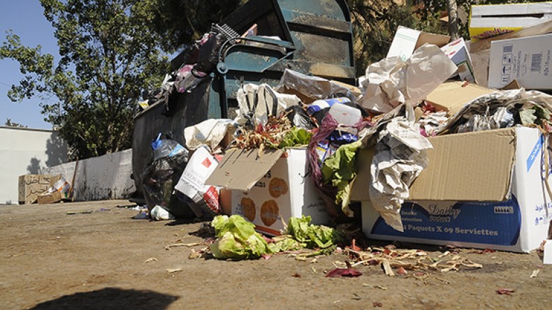 بلديات تغرق في النفايات وبرنامج التنظيف خارج اهتمامات “الأميار”