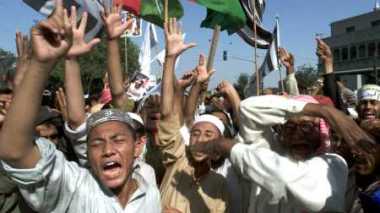 Pakistan : 30.000 manifestants à Lahore pour la démission du président