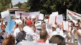 مواطنون ومرضى “يضربون” الأطباء والممرضين