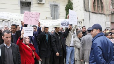 Education: Algiers Security forces abort a sit-in of economic services employees