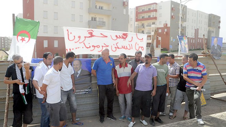 أكثر من 5 آلاف عائلة تهدد بمسيرة بالعاصمة