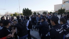 تلاميذ البكالوريا وجها لوجه مع قوات مكافحة الشغب