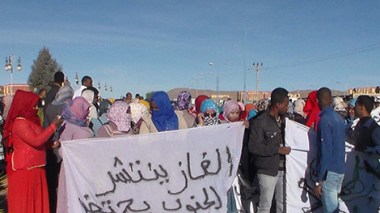 News about a presidential decision to halt projected shale gas exploitation