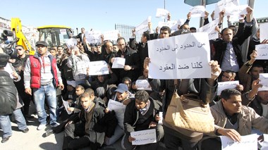 Un million de fonctionnaires temporaires menacés de chômage