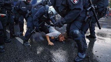 تظاهرات عنيفة ضد قمة العشرين