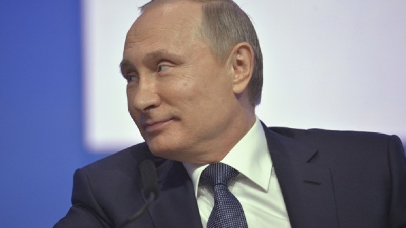 مسؤول أمريكي يصف بوتين بالفاسد