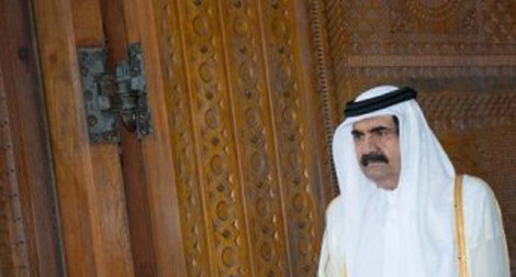 L'émir du Qatar abdique en faveur de son fils