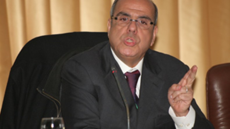 باليستون يتحدث عن عرض مغر قدمه إلى الفاف