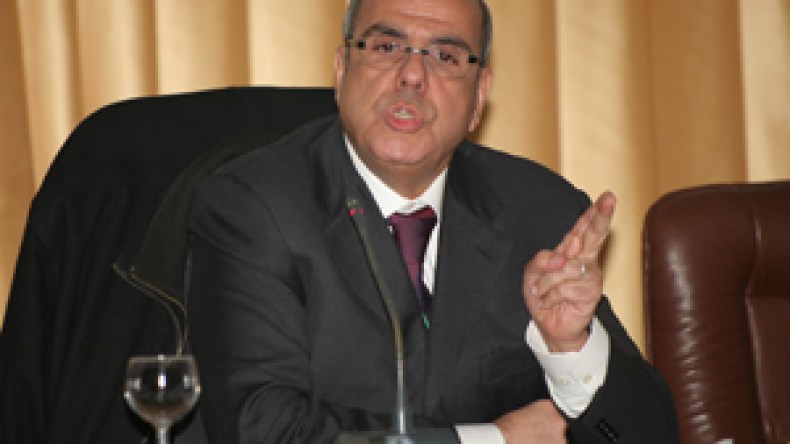 الفاف تحجز لـ 22 لاعبا، حذف اسم زرابي واللائحة الإضافية للمحليين