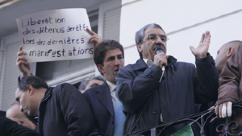 رئيس‭ ‬مكتب‭ ‬الآرسيدي‭ ‬في‭ ‬تيارت‭ ‬يحاول‭ ‬حرق‭ ‬نفسه