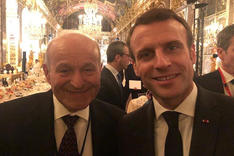 Versailles: Macron et Rebrab discutent le projet « EvCon » à Ardennes