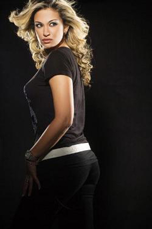 Reem Al Ghazali falls in love with a hunter