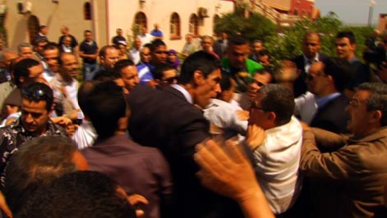 عراك عنيف بين أنصار أويحيى وخصومه واتهامات باستخدام “بلطجية”