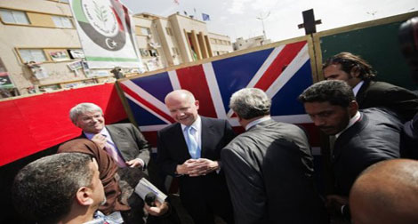 Libye : tir de roquette sur un convoi diplomatique britannique à Benghazi