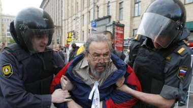 Moscou: plusieurs perquisitions chez des leaders de l'opposition