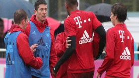 “ليفاندوفسكي – بواتينغ” يشعلان عراكا خاصا!