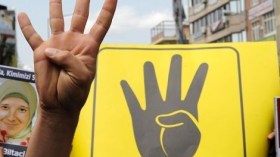 تركيا: “سفينة رابعة” تجوب البوسفور في يوم رابعة العالمي