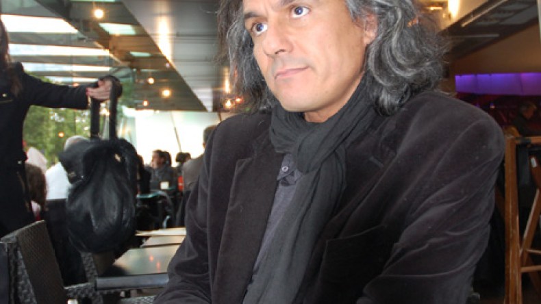 والدي ليس “حركي”.. وكلينتون وشيراك أصدقائي