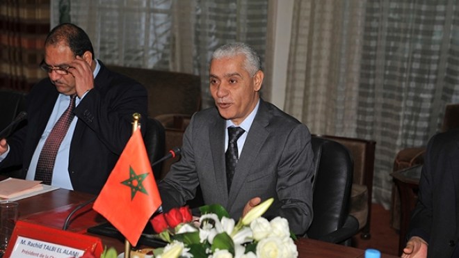 وزير مغربي يدعو لعدم إيقاظ الأطفال لأداء صلاة الفجر