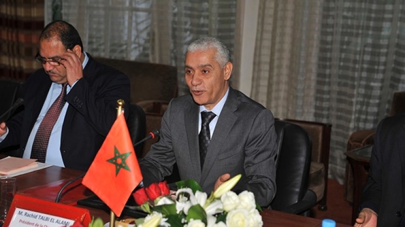 وزير مغربي يدعو لعدم إيقاظ الأطفال لأداء صلاة الفجر