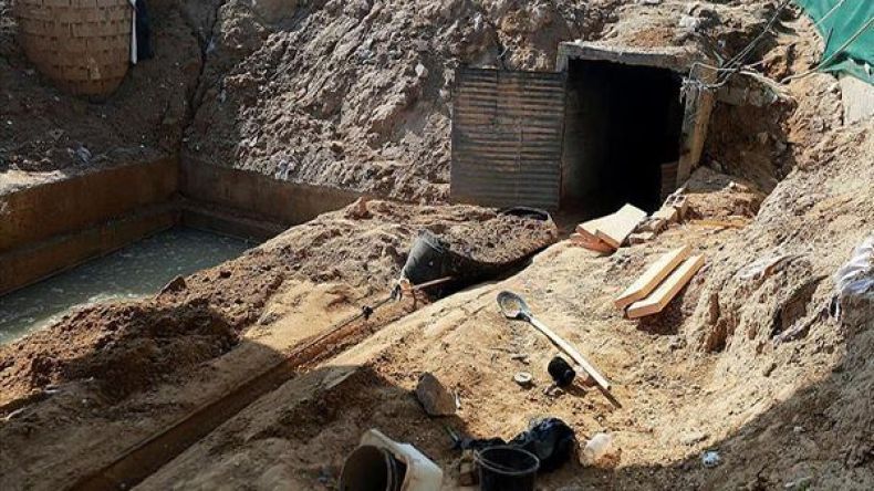 الجيش المصري يدمر نفقاً على حدود قطاع غزة