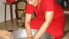 شباب يوظفون العجائز في ورشات لخبز “الديول والمطلوع بـ 10  آلاف دينار