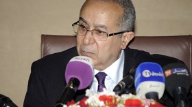 هذه “نصائح” الجزائر لليبيين لوقف الاقتتال وإنهاء الدمار