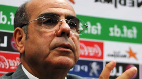 روراوة يتحرك في الوقت بدل الضائع و”يتكبر” على نجمة “كان 1990”