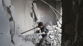 مقتل 13 مدنياً في قصف جوي مكثف على الرقة السورية