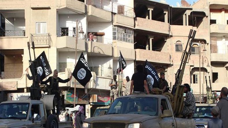 مقتل 13 جهادياً وعشرة مدنيين في غارات على الرقة