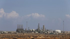 قوات حفتر تشن هجوماً لاستعادة مينائين نفطيين