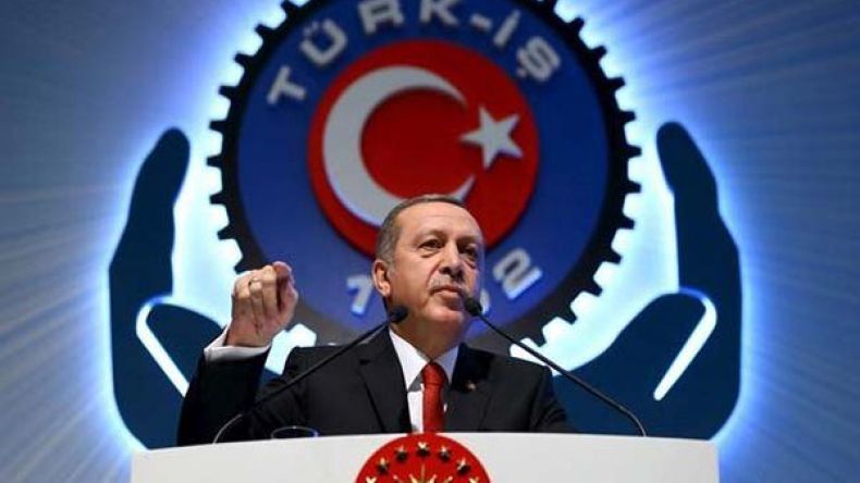 أردوغان: روسيا تعد الساحة لـ”دويلة” سورية حول اللاذقية