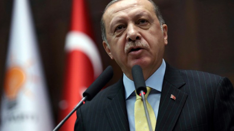 أردوغان يصل إيران لبحث عدة قضايا مشتركة