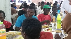 الأفارقة يهجرون مطاعم الرحمة