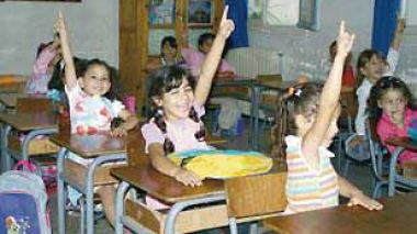 Des tabliers d’écoliers importés de Chine et de Turquie et une rentrée scolaire « coûteuse » en perspective