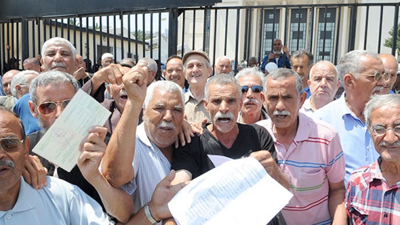تقاعد مسبق مقابل ساعات عمل إضافية واشتراك مضاعف وضريبة جديدة