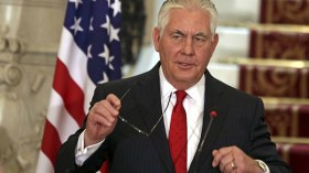 تيلرسون يطالب إيران بالانسحاب من دول عربية