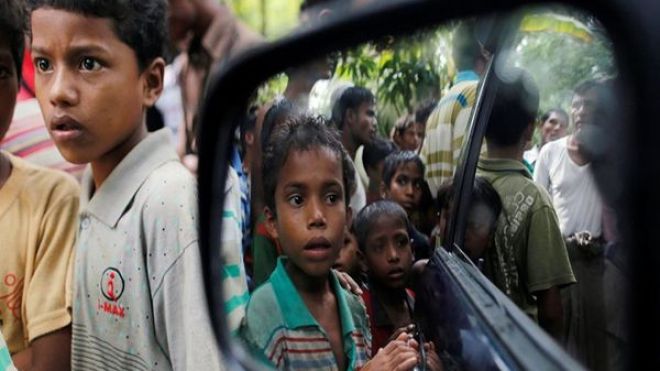 المئات من الروهينغا يحاولون الفرار من ميانمار