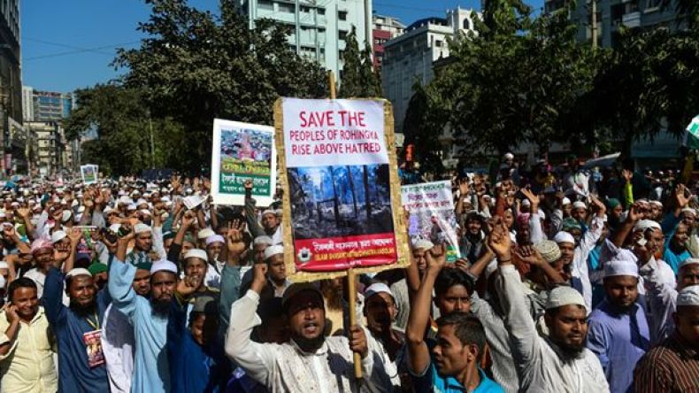 21 ألفاً من الروهينغا فروا إلى بنغلاديش من ميانمار