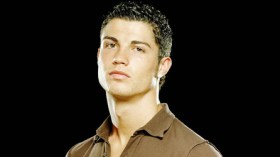 أوزيل: رونالدو يكون سعيدًا لسماعي وأنا أقرأ القرآن