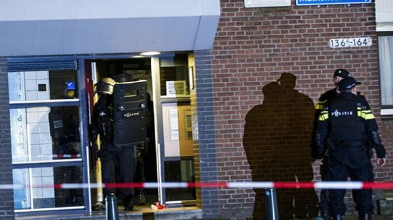 هولندا: العثور على ذخائر بعد توقيف فرنسي في روتردام