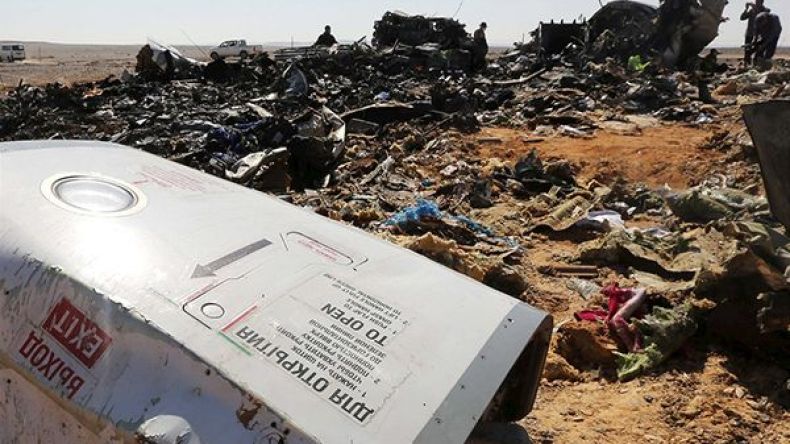 لجنة التحقيق المصرية تنفي وجود عمل إرهابي وراء تحطم الطائرة الروسية