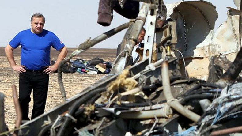 محققون: الطائرة الروسية انشطرت في الجو بعد ضوضاء مفاجئة