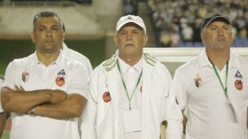 سعدان يطلب من محترفي الخضر التفرغ للمنتخب 10 أيام كاملة