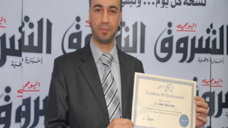 شاب  جزائري  يستخدم  الهاتف  النقال  لتأمين  المنازل  والسيارات  من  السرقة