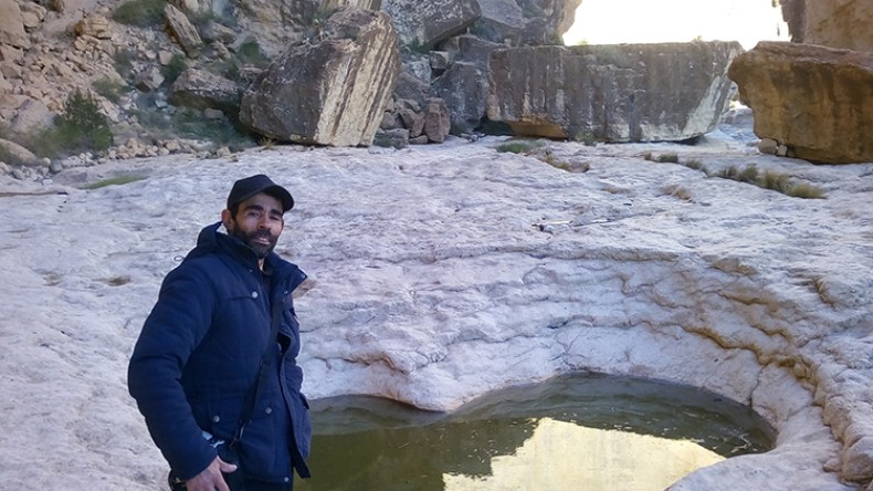الرحالة سمير سليماني.. هاوي السياحة الجبلية واكتشاف كنوز الأوراس