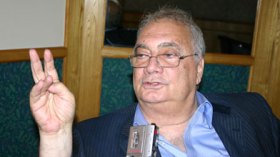 الفيفا حسبه لا تحتكم إلى فارق الأهداف: سمير زاهر يجهل القوانين ويستفز الجزائريين