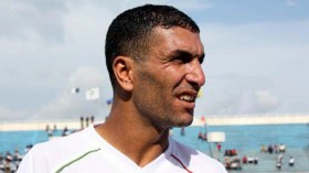 زاوي يلوّح بالإعتزال